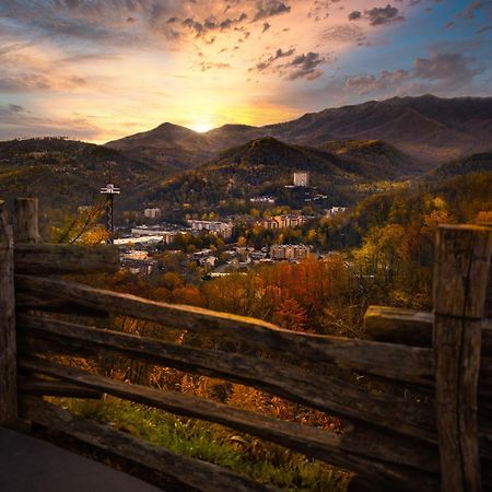 Serenity Heights, Amazing Views, Hot Tub Pool Access, 1089 Free Tickets Each Paid Day, Dollywood Gatlinburg Buitenkant foto