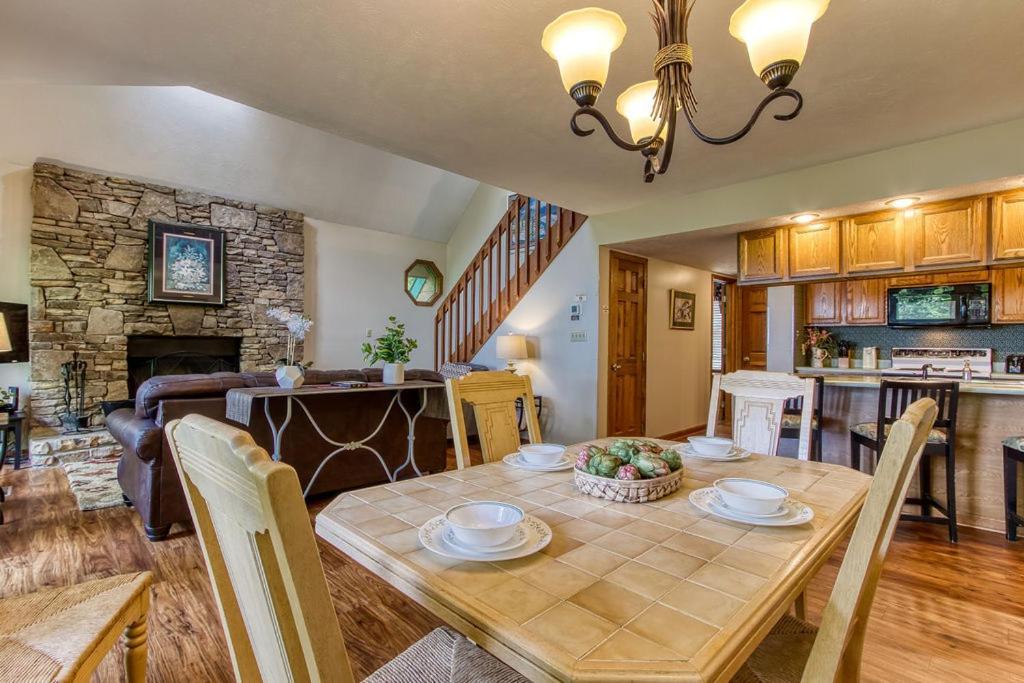 Serenity Heights, Amazing Views, Hot Tub Pool Access, 1089 Free Tickets Each Paid Day, Dollywood Gatlinburg Buitenkant foto