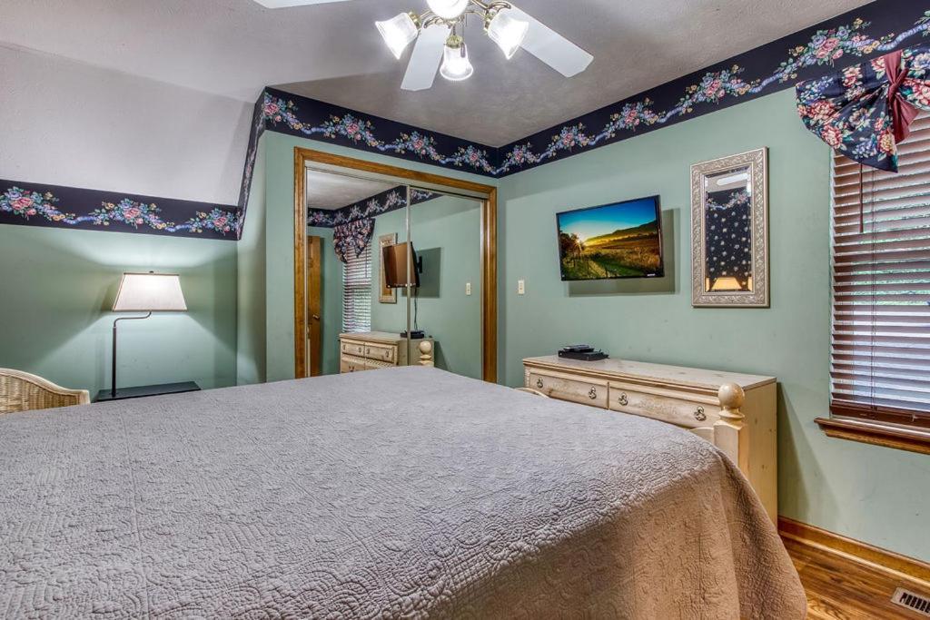 Serenity Heights, Amazing Views, Hot Tub Pool Access, 1089 Free Tickets Each Paid Day, Dollywood Gatlinburg Buitenkant foto