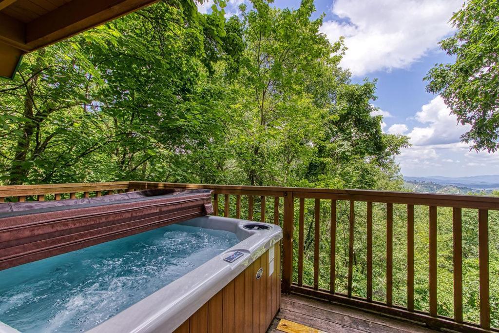 Serenity Heights, Amazing Views, Hot Tub Pool Access, 1089 Free Tickets Each Paid Day, Dollywood Gatlinburg Buitenkant foto
